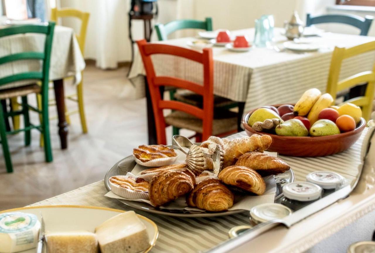 Le Vecchie Persiane - Bed & Breakfast 디아노 달바 외부 사진
